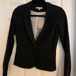 Blazer with shoulder pads